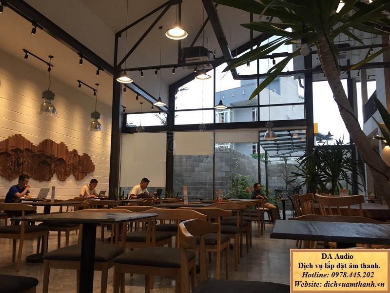 lắp đặt hệ thống âm thanh quán cafe