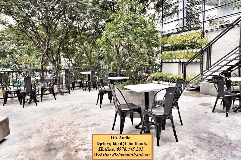 Lắp đặt âm thanh quán cafe KAI ngoài trời